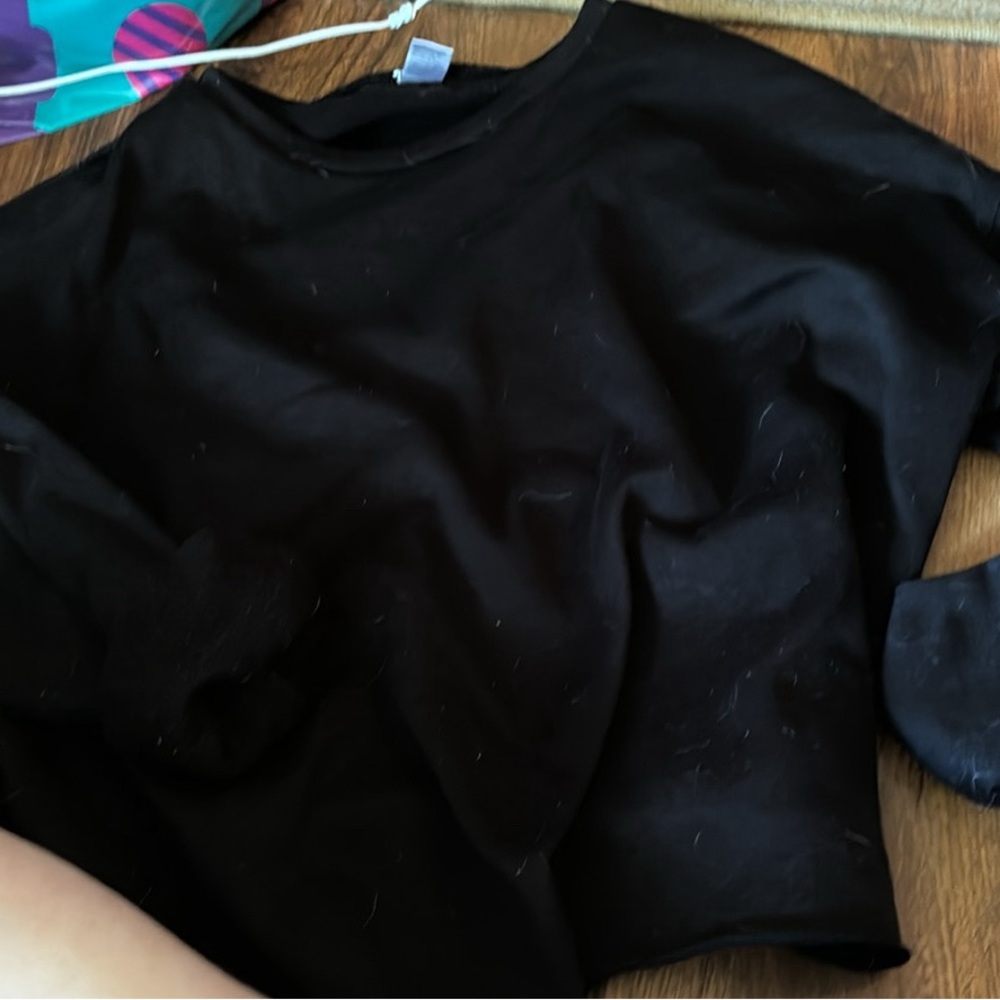 Classic Black Cropped Sweatshirt